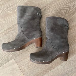 UGG SUEDE LOW CLOG BOOTS